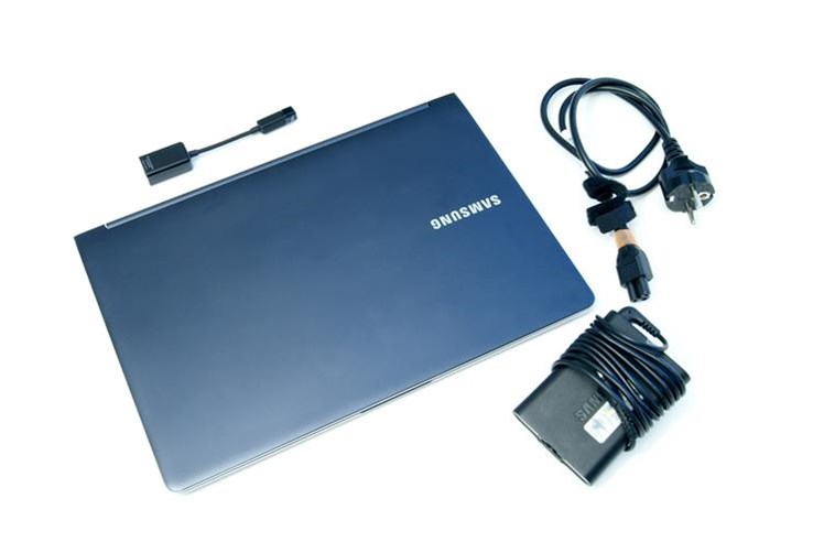 Samsung Series 9 (3).JPG